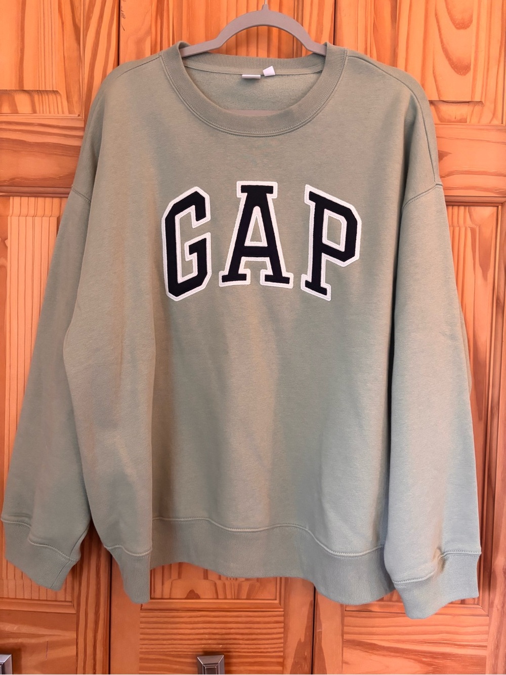 GAP Woman’s Crewneck Green Sweatshirt